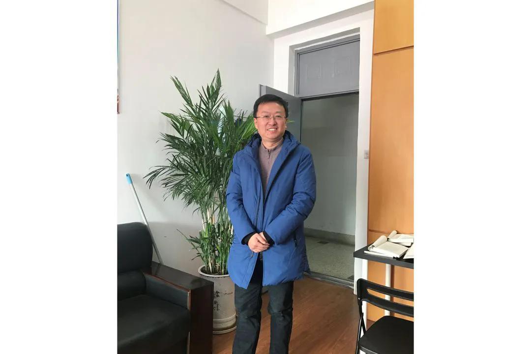 考生哭着出考场说数学太难,高考数学太难考哭学生