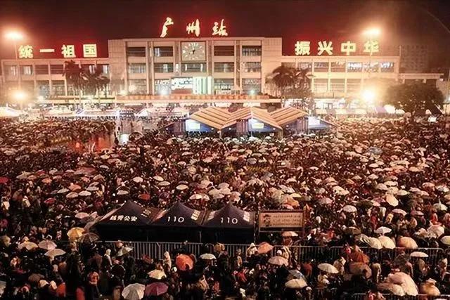 08年雪灾，40万人被困,中国春运史上永远的痛,暴雪中国中的广州！