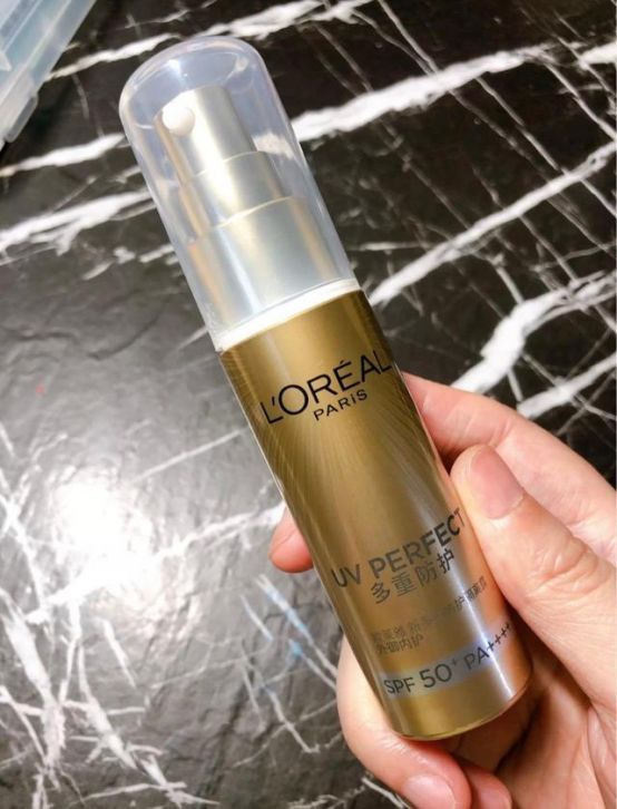 欧莱雅水感轻肌防晒与珀莱雅防晒,薇诺娜防晒跟欧莱雅防晒哪个好使