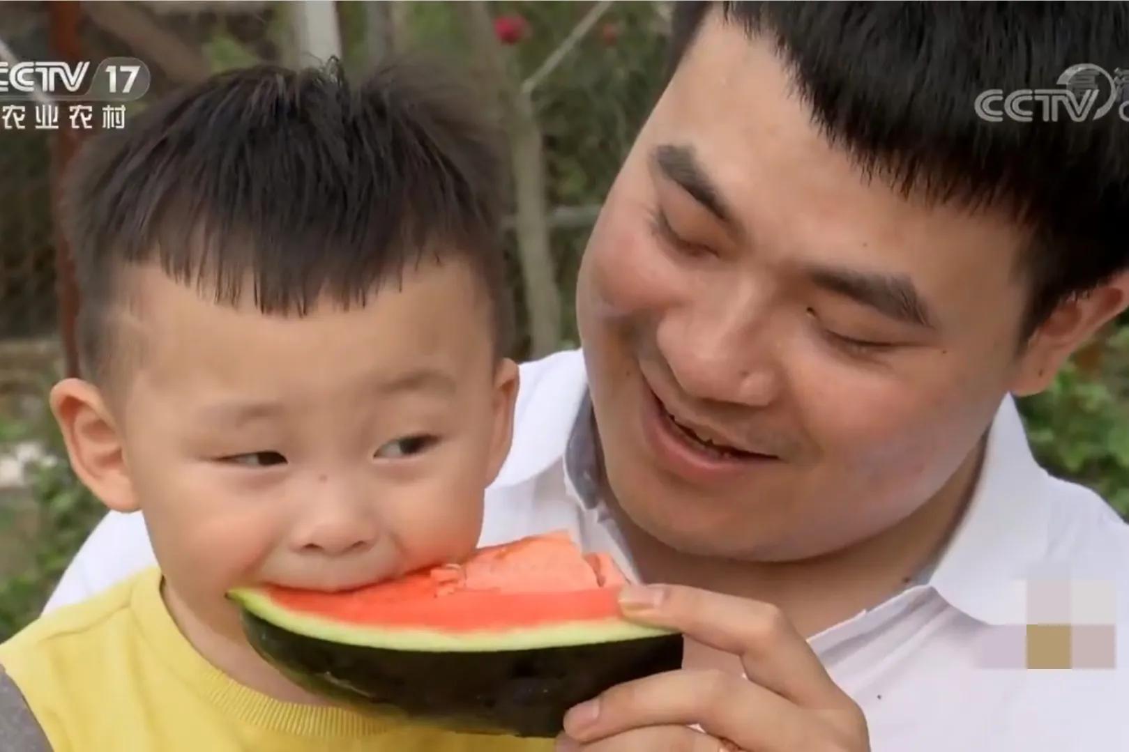 湖南女子投资180万开农庄日入2位数,如今靠柴火鸡年销售额1000万