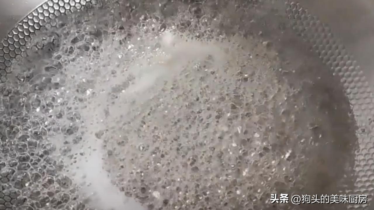 如何做沙琪玛又简单又好吃,沙琪玛这样做又脆又好吃