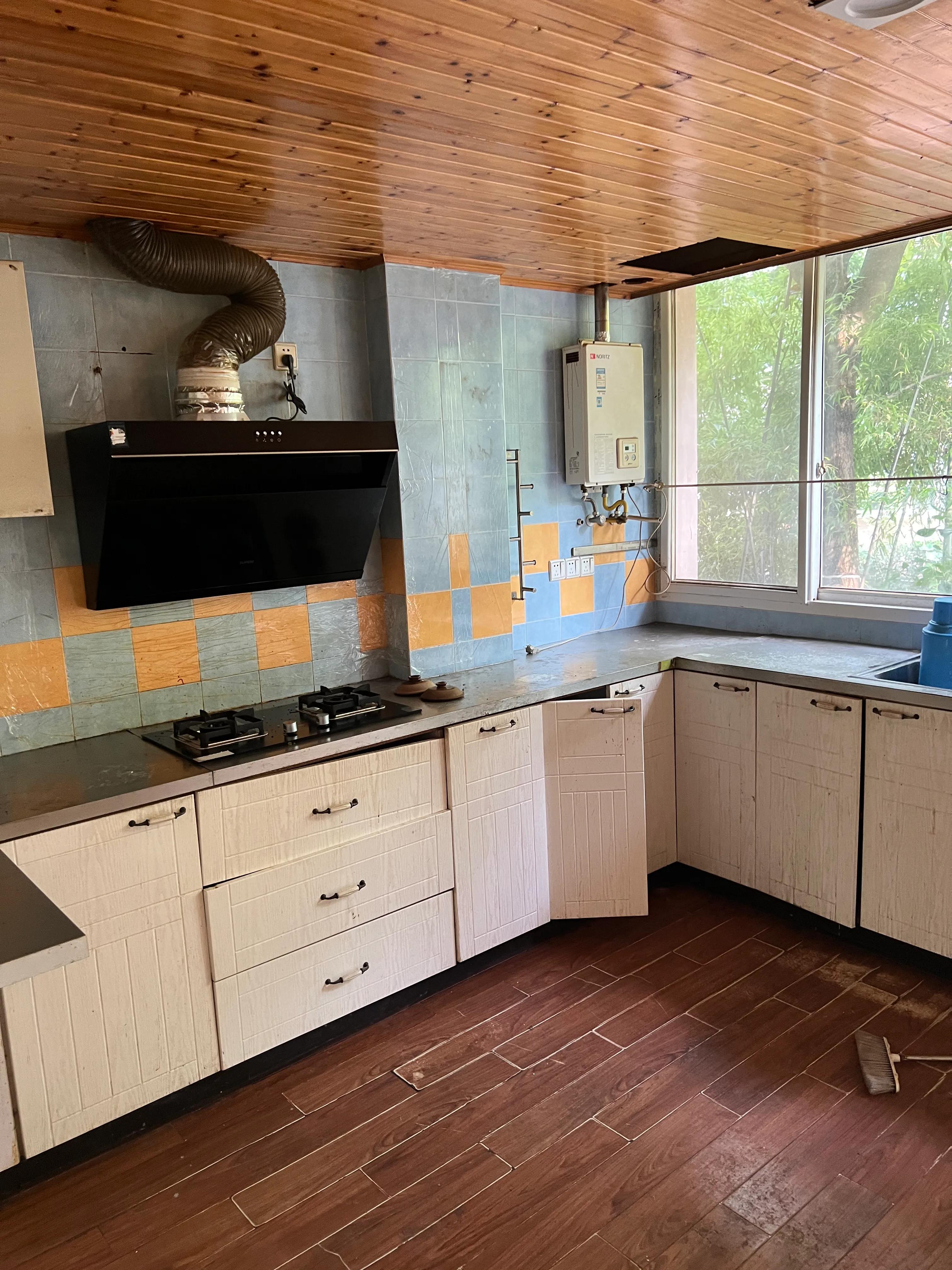 百家湖附近别墅出租，是办公，淘宝，摄影等等小年轻创业首选平台