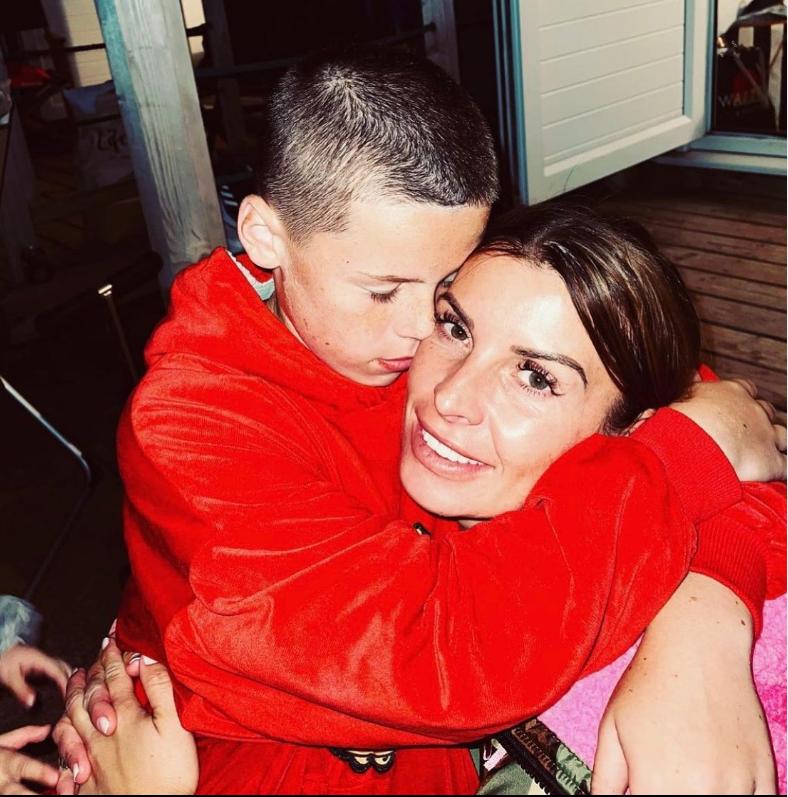 ins泄密,聊聊活色生香球星太太团恩怨情仇…