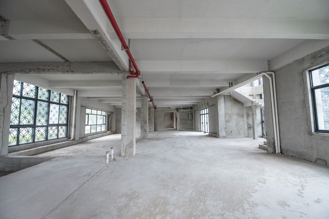 我，南宁人，21年拿着70多万的*迁拆**款开烧烤店，如今后悔不已