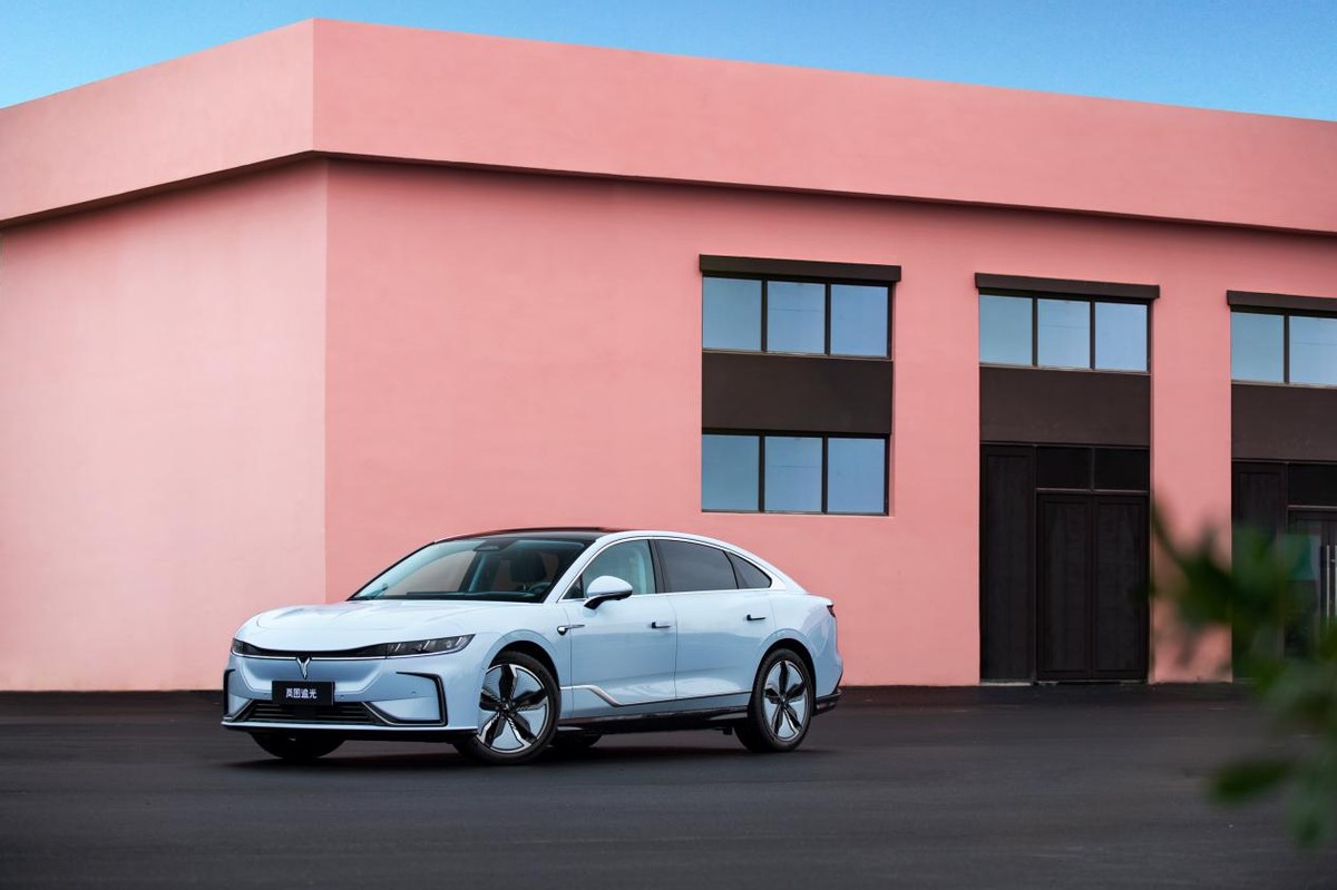 听说夏天和海边绝配？开着岚图追光，尽情享受盛夏浪漫和清凉