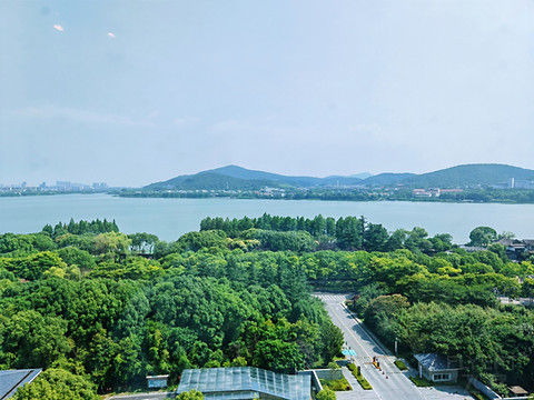 湖景套,单台盆,小浴缸,中式园林度假酒店—无锡蠡湖万豪