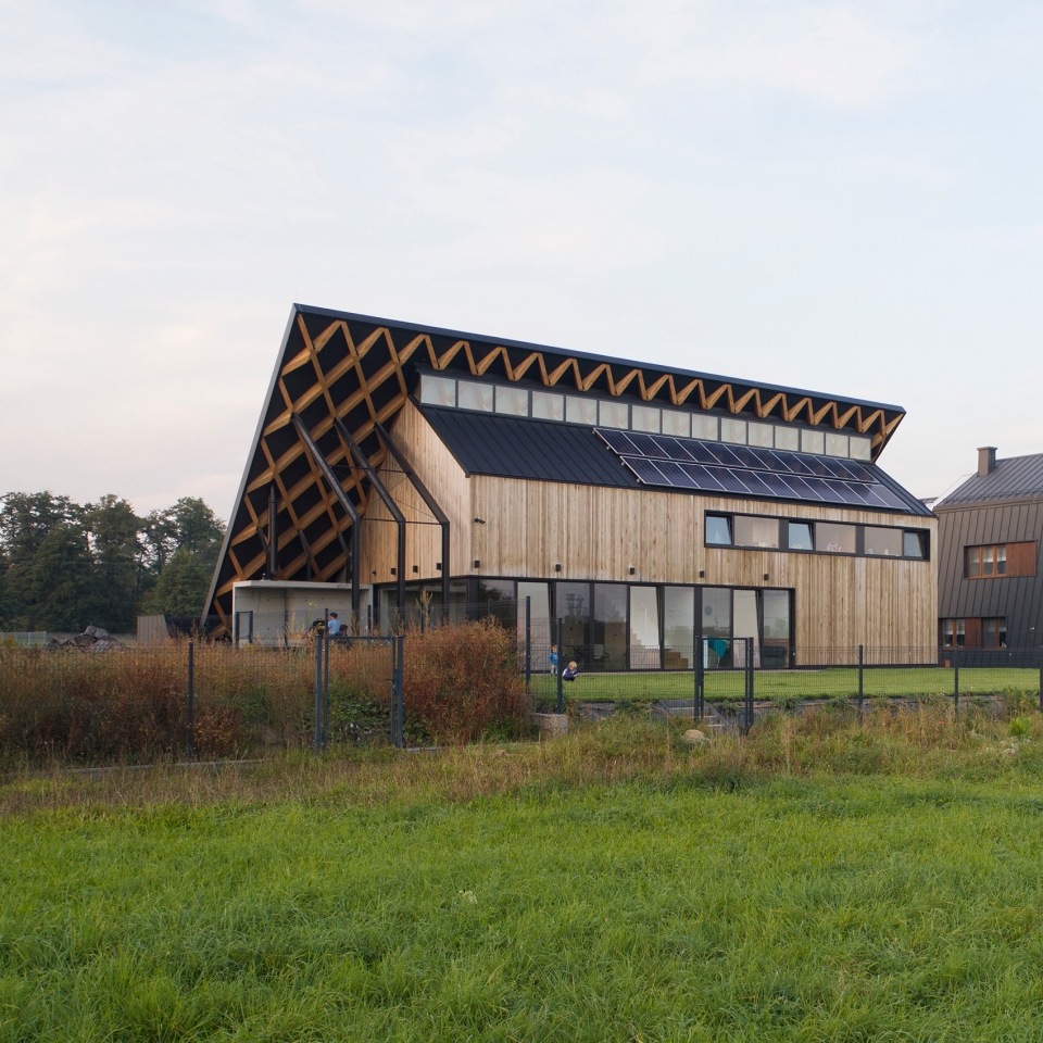 波兰田园的房子,波兰的房屋倒置