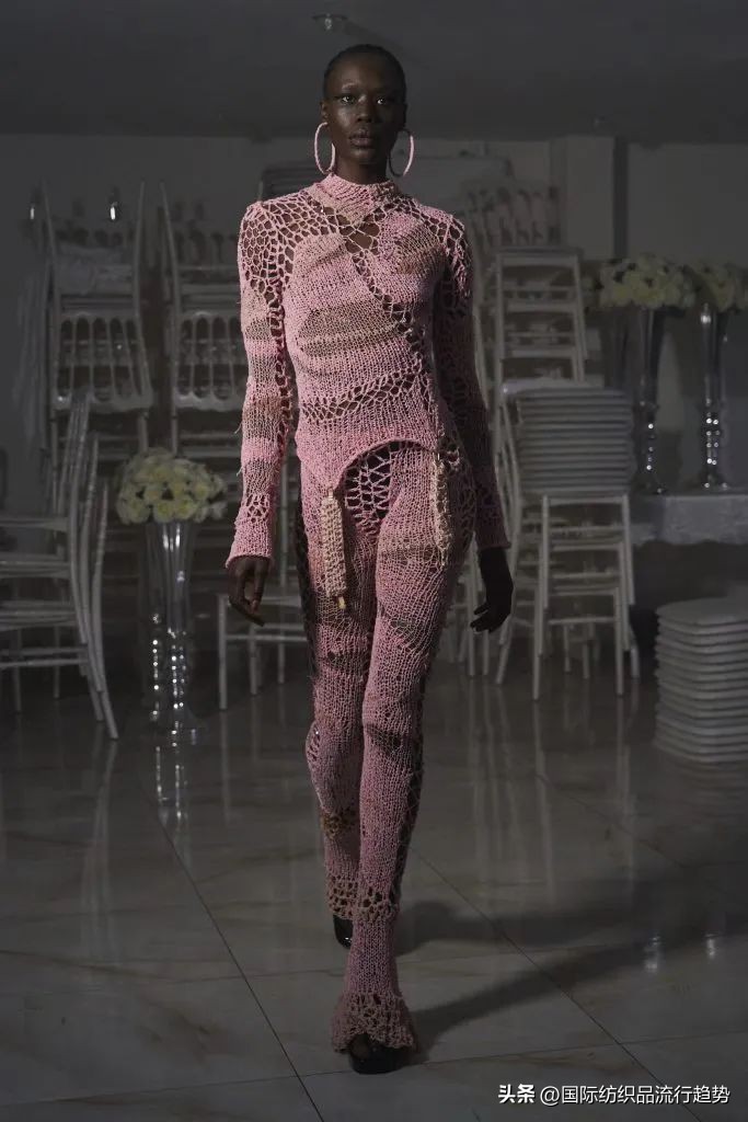 现实中的皇帝的新装,皇帝的新装设计