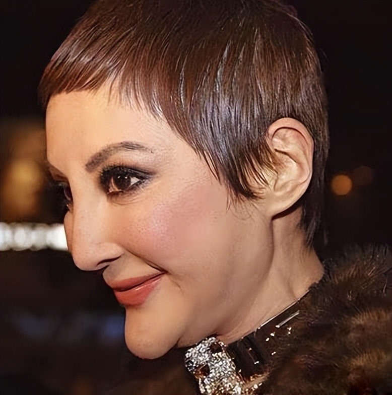 假下巴对决！谁的能戳死人，谁的下一秒就飞出去，谁的越整越残？