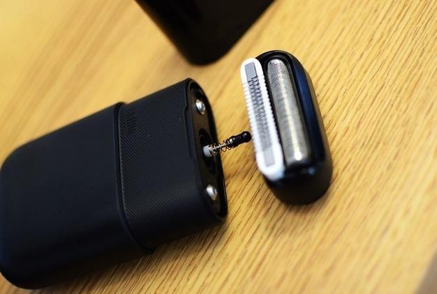 剃须刀的刀网怎么清理,剃须刀刀头生锈了还能用吗