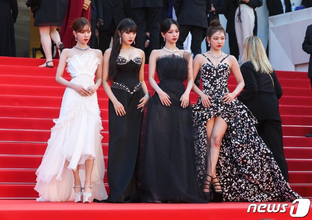 韩国女团戛纳红毯,第一个登上戛纳红毯的韩国女团