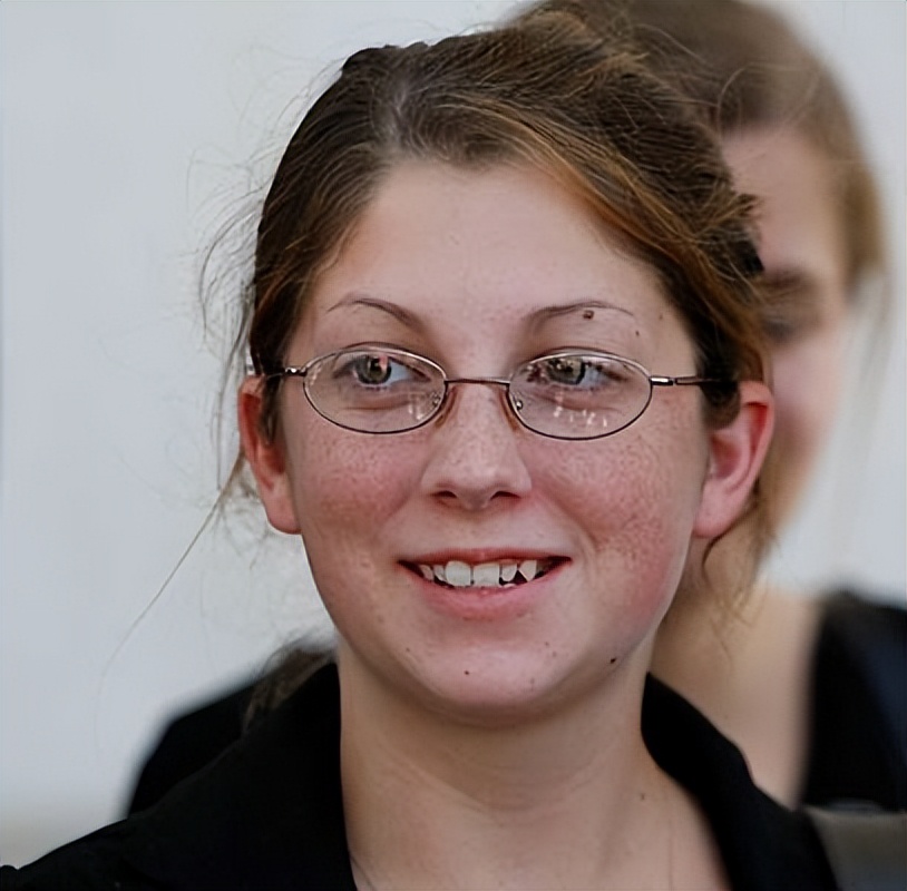 美国男子致电麦当劳，围困18岁女孩3小时，作案10年却被判无罪