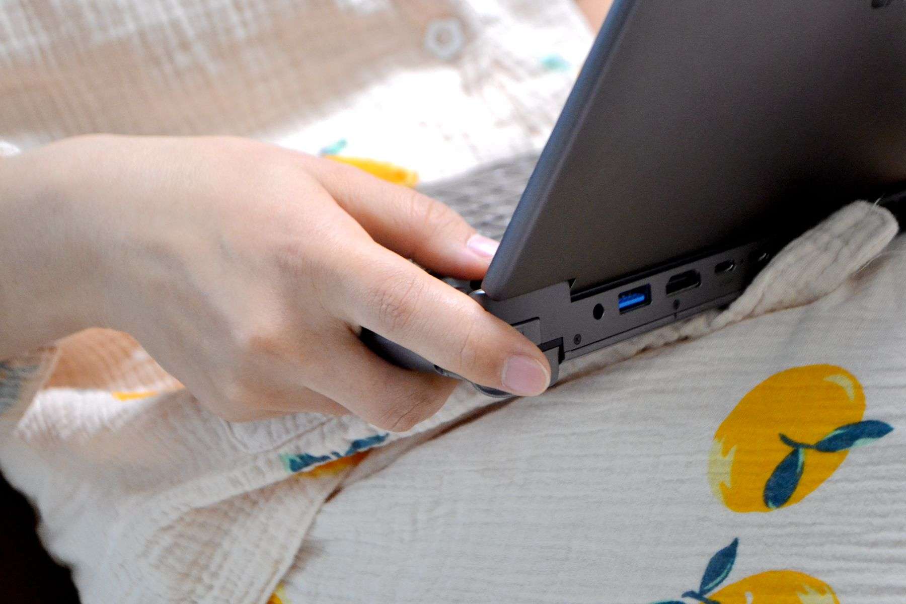 没有独显也能玩3A大作！AMD6800u加持的GPDWINMax2掌机到底有多强