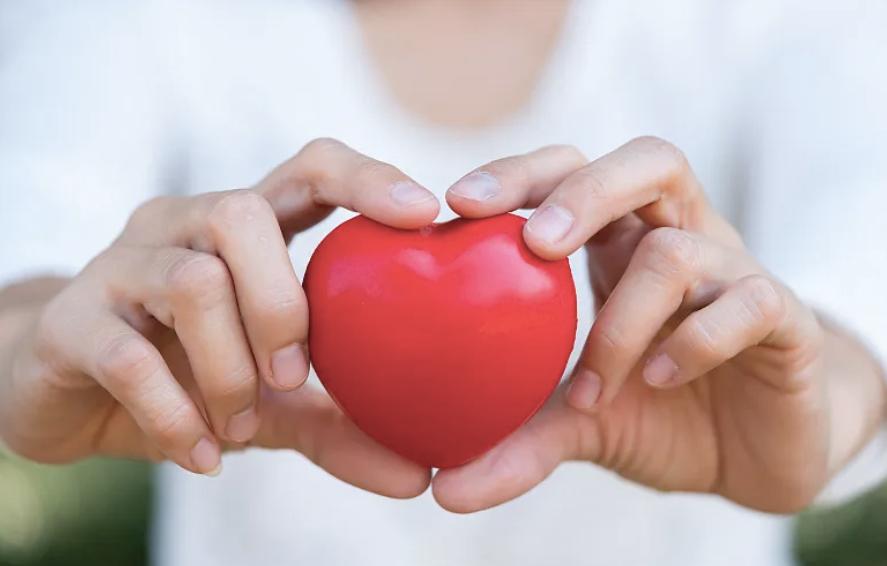 水肿是不是肾病严重了,水肿是左心衰还是右心衰