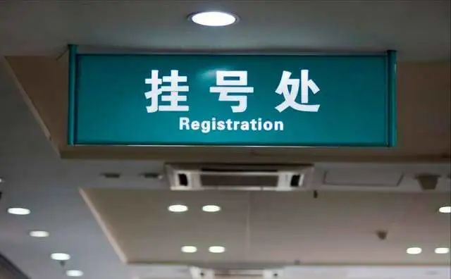 道路坑洼导致车胎破损保险能报吗,路面凹坑导致爆胎怎么赔偿