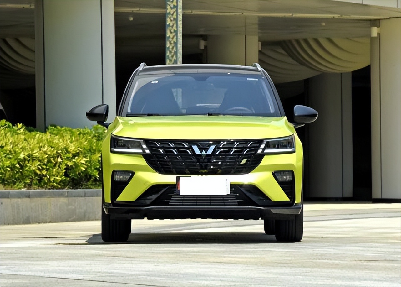 五菱星驰1.5t潮酷版配置,五菱新车星驰混动