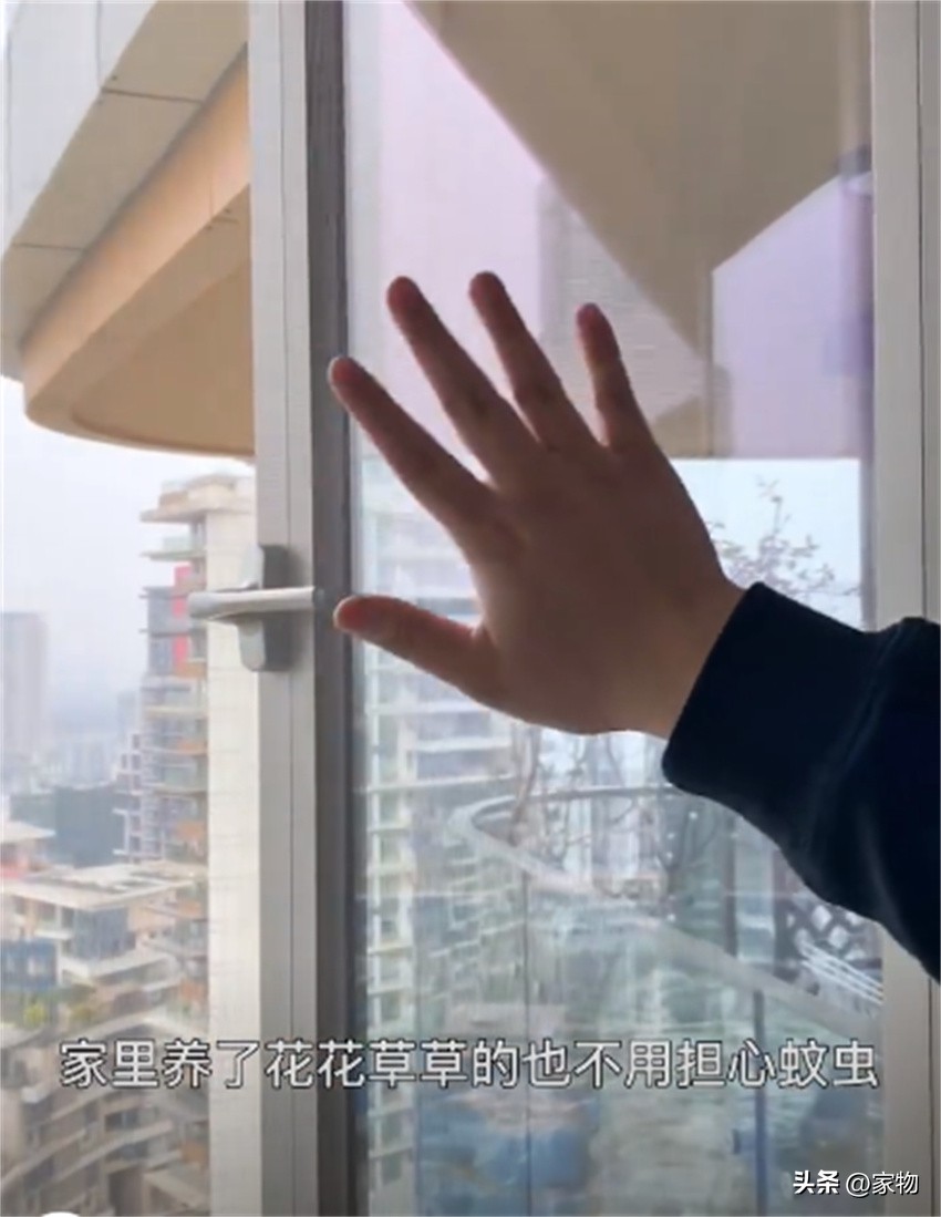 回卷式隐形纱窗更换纱网,金刚纱网可以做隐形纱窗吗