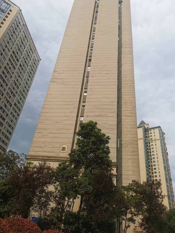 当代滨江，长沙金融中心的法拍房，低于市场价4500每平