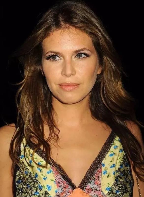 达莎·朱可娃和罗曼阿布拉莫维奇 (达瑞亚·达莎·朱可娃2009年)