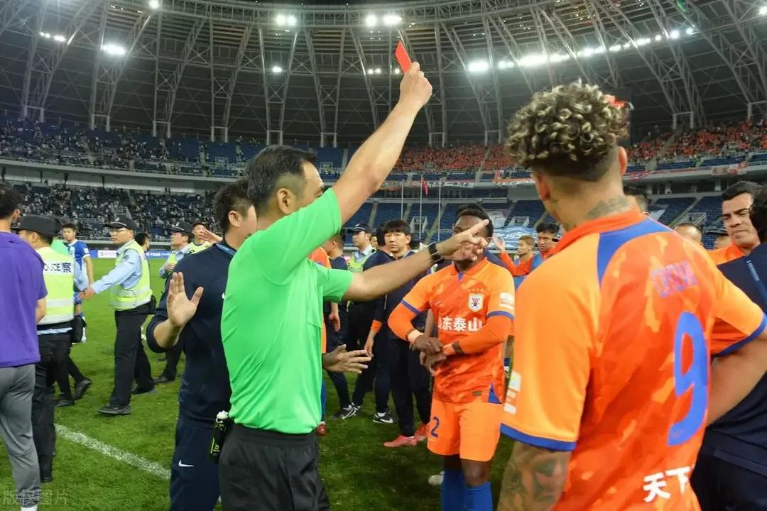 泰山队球迷指南,泰山队球迷多为啥坐不满