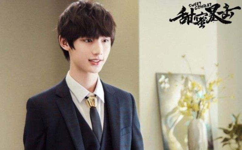 丁程鑫身高是多少米,丁程鑫身高185