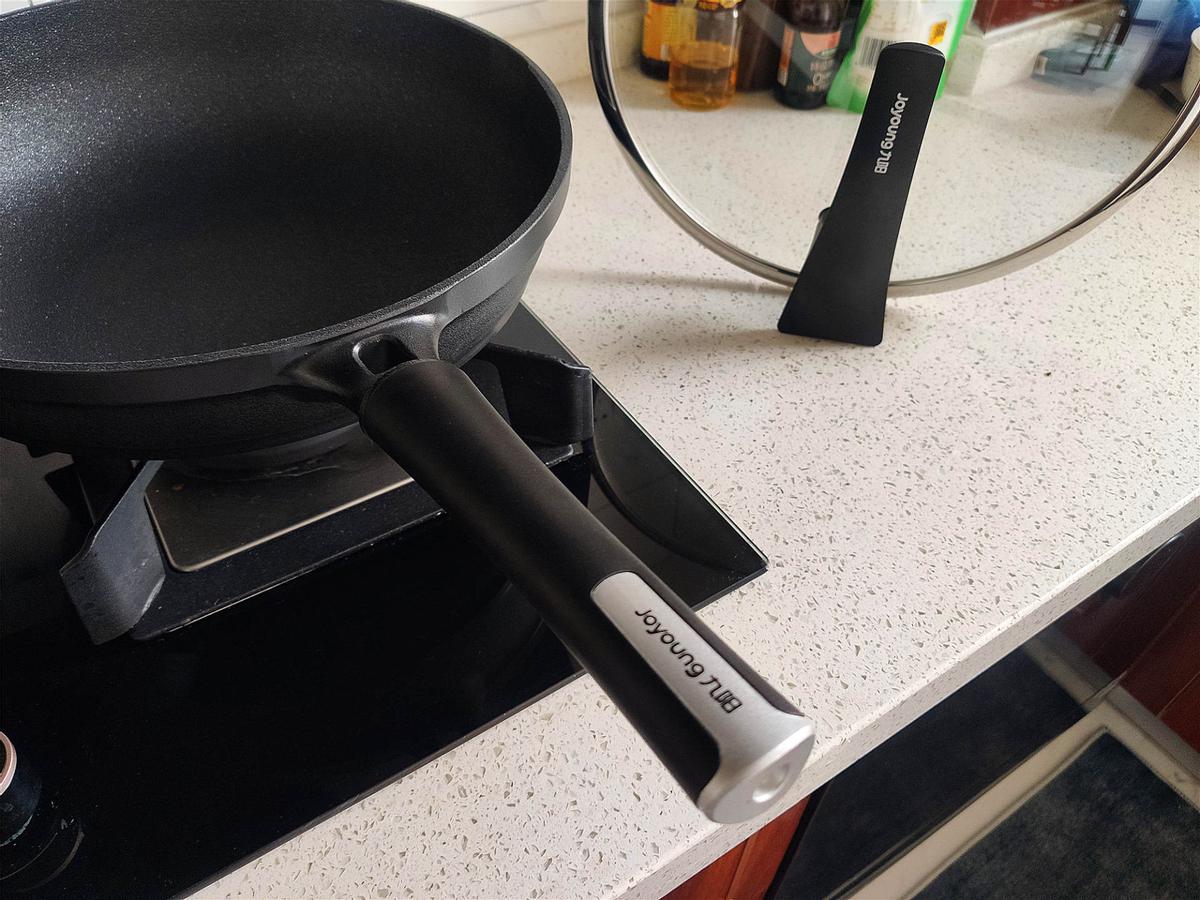 大魔王炒菜锅,九阳大磨王不粘锅二代和苏泊尔