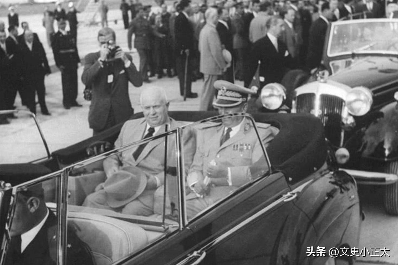 1957年毛*东泽**率团访苏，赫鲁晓夫问这小个子是谁，*小平邓**机智回答