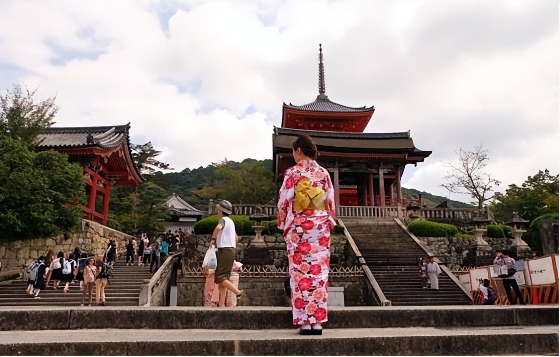 日本旅游为什么不能背双肩包,去日本旅游需要背双肩包吗