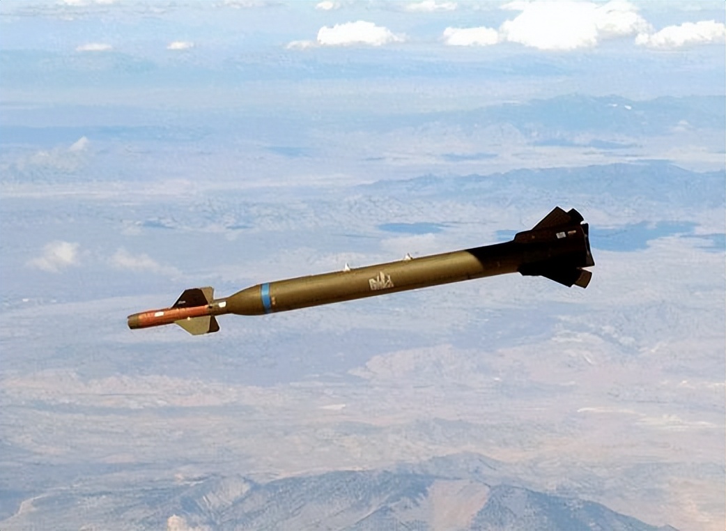 对地精确制导武器,空对地打击导弹