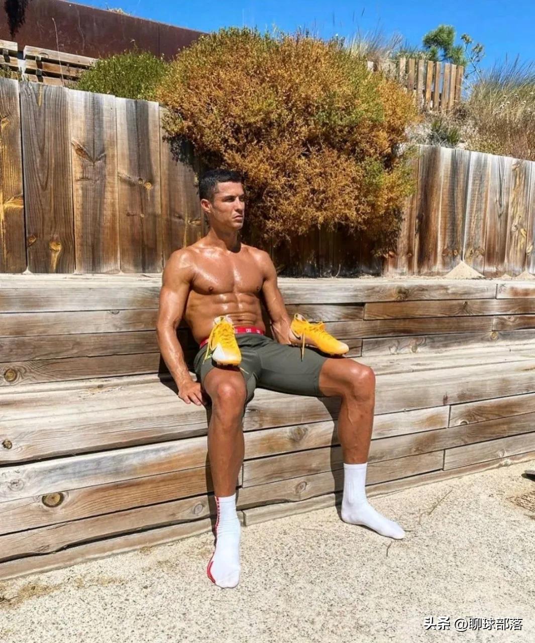 中国足球23岁新星c罗6块腹肌,c罗的腹肌和国足比较