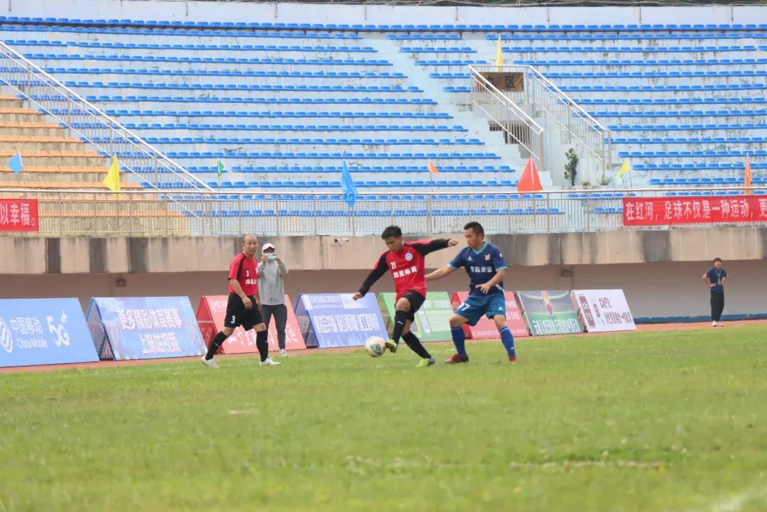足够精彩栏目,足够精彩足球海报