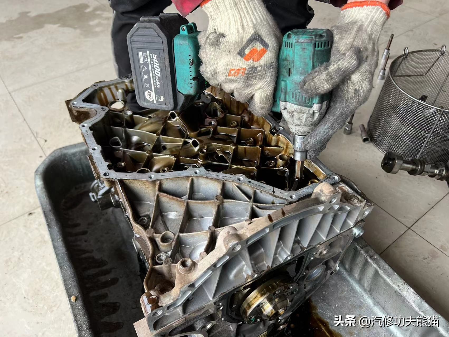 奥迪巅峰豪车,奥迪巅峰款视频