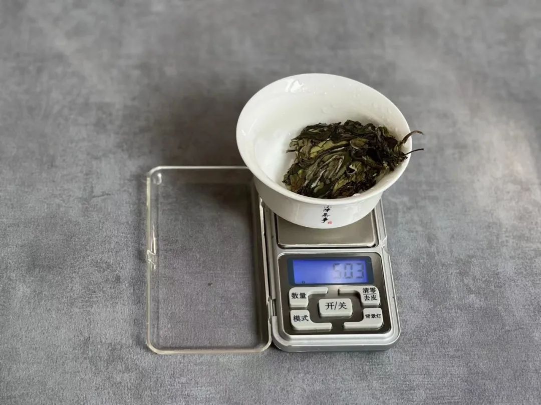 买白茶送的焖烧壶是真的316吗,买白茶送1500焖烧壶