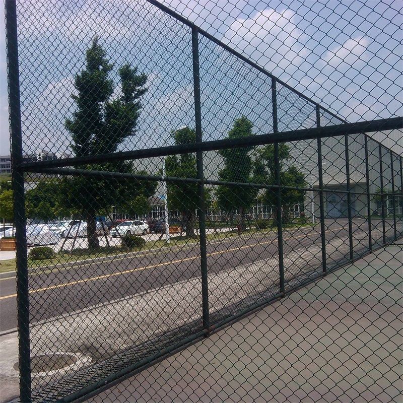 球场围栏网让安全与美观并存,球场围栏网材质