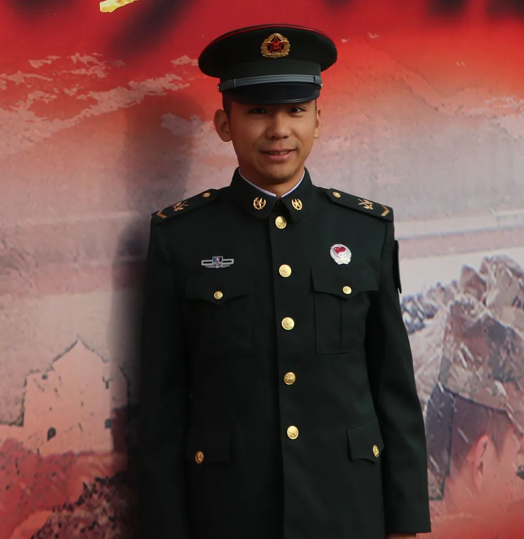 新兵授衔仪式最新照片,新兵下连授军衔什么时候开始的