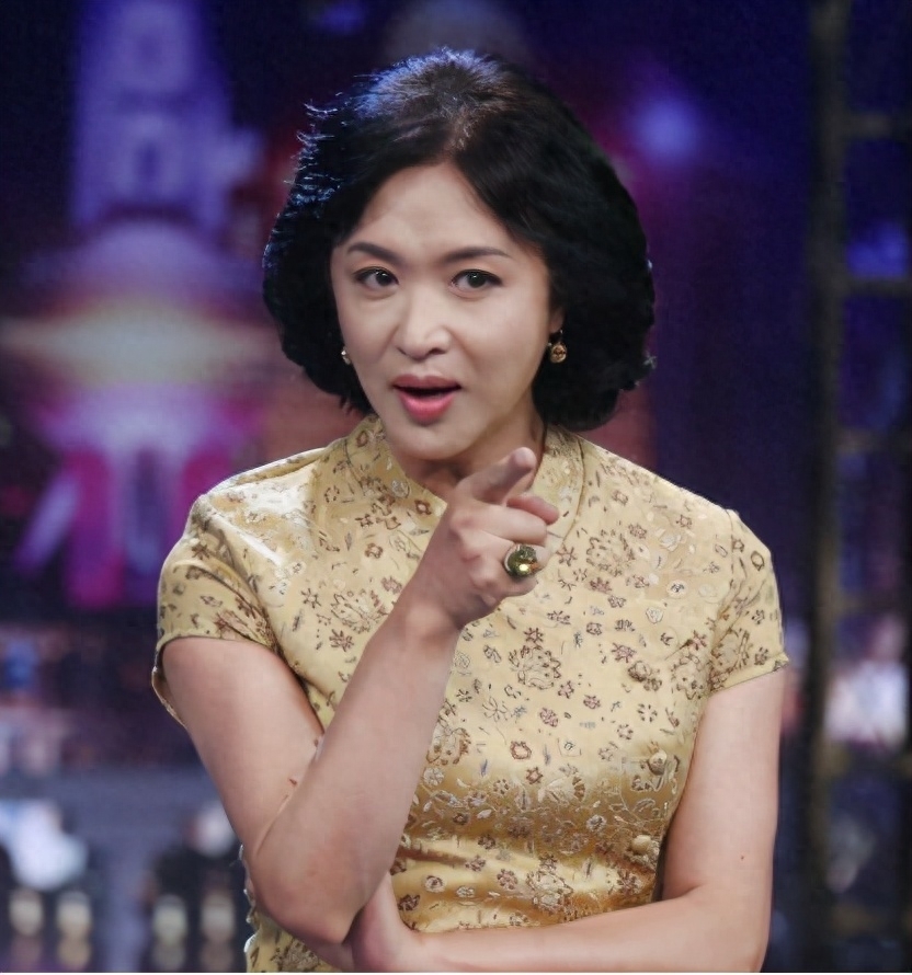 54岁金星重回男儿身现身机场,55岁金星重回男儿身了吗