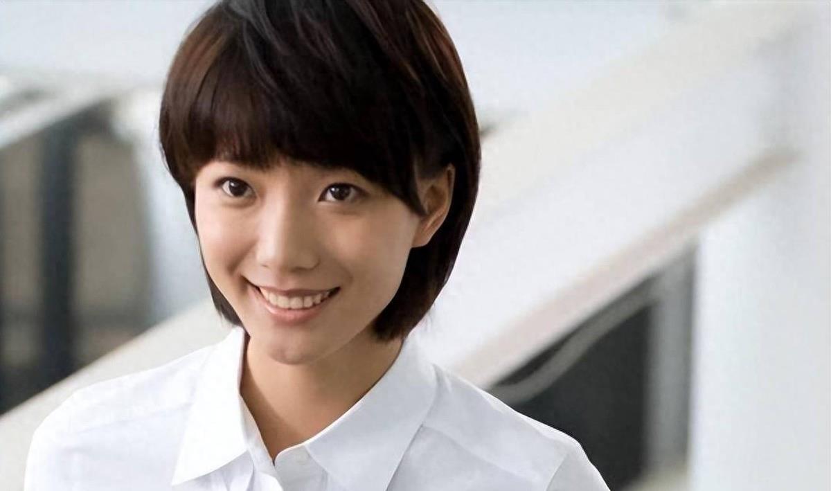 王珞丹脱戏,37岁的王珞丹有多迷人