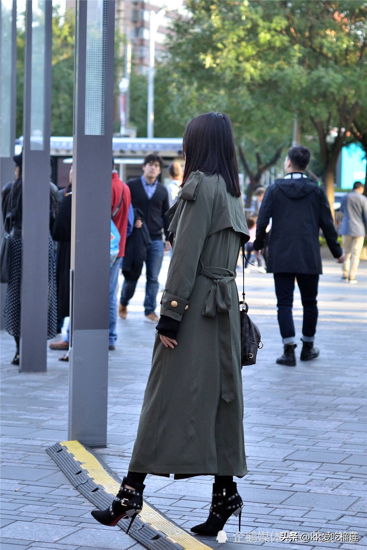 10厘米高的靴子,10厘米尖头靴