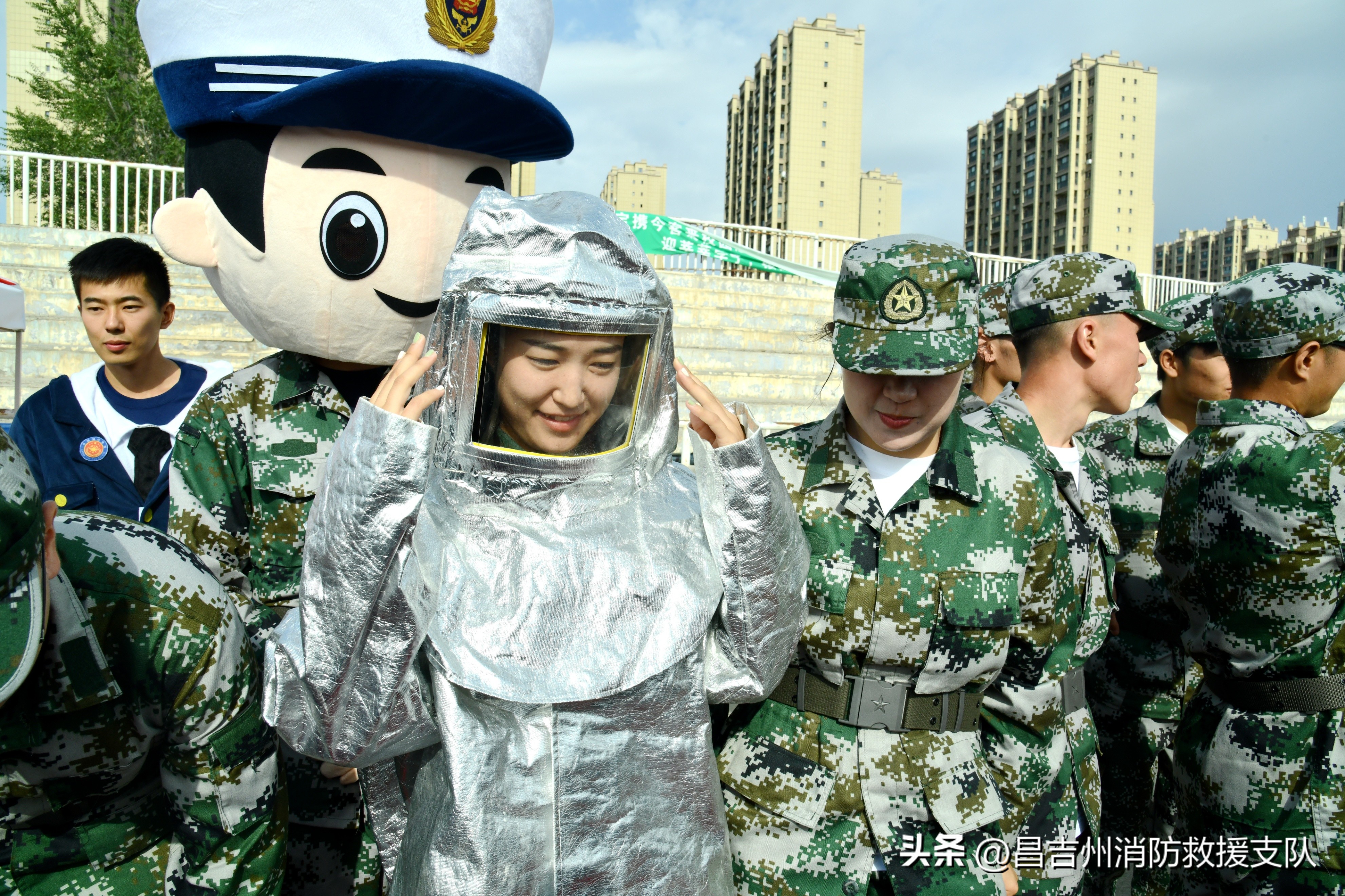 昌吉学院学习体验,一千多名学生体验消防课
