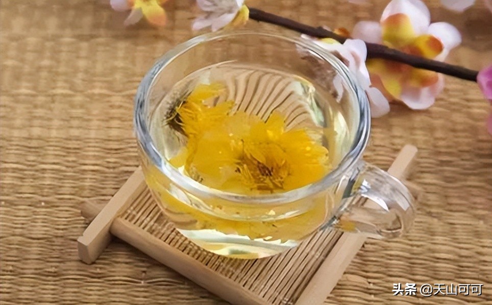 菊花搭配什么不凉不热还去火,夏天喝哪种菊花清热解暑