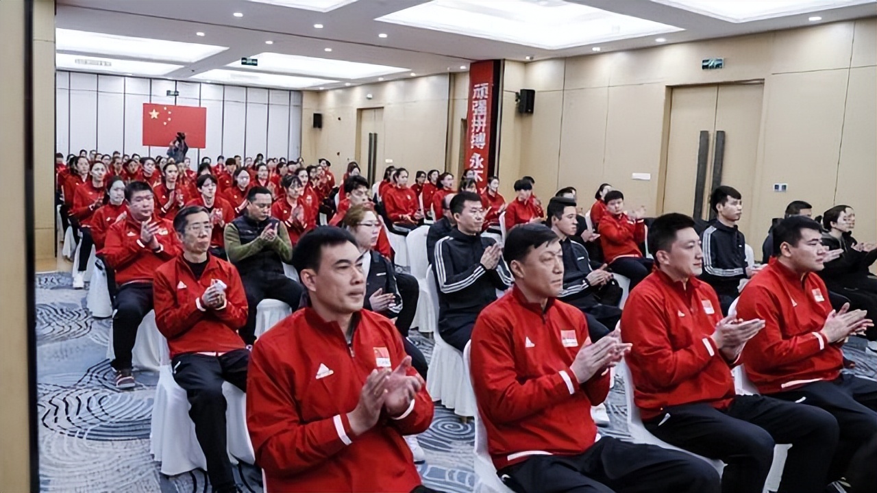 中国女排教练刘晓彤简历,赵勇女排二队教练是谁