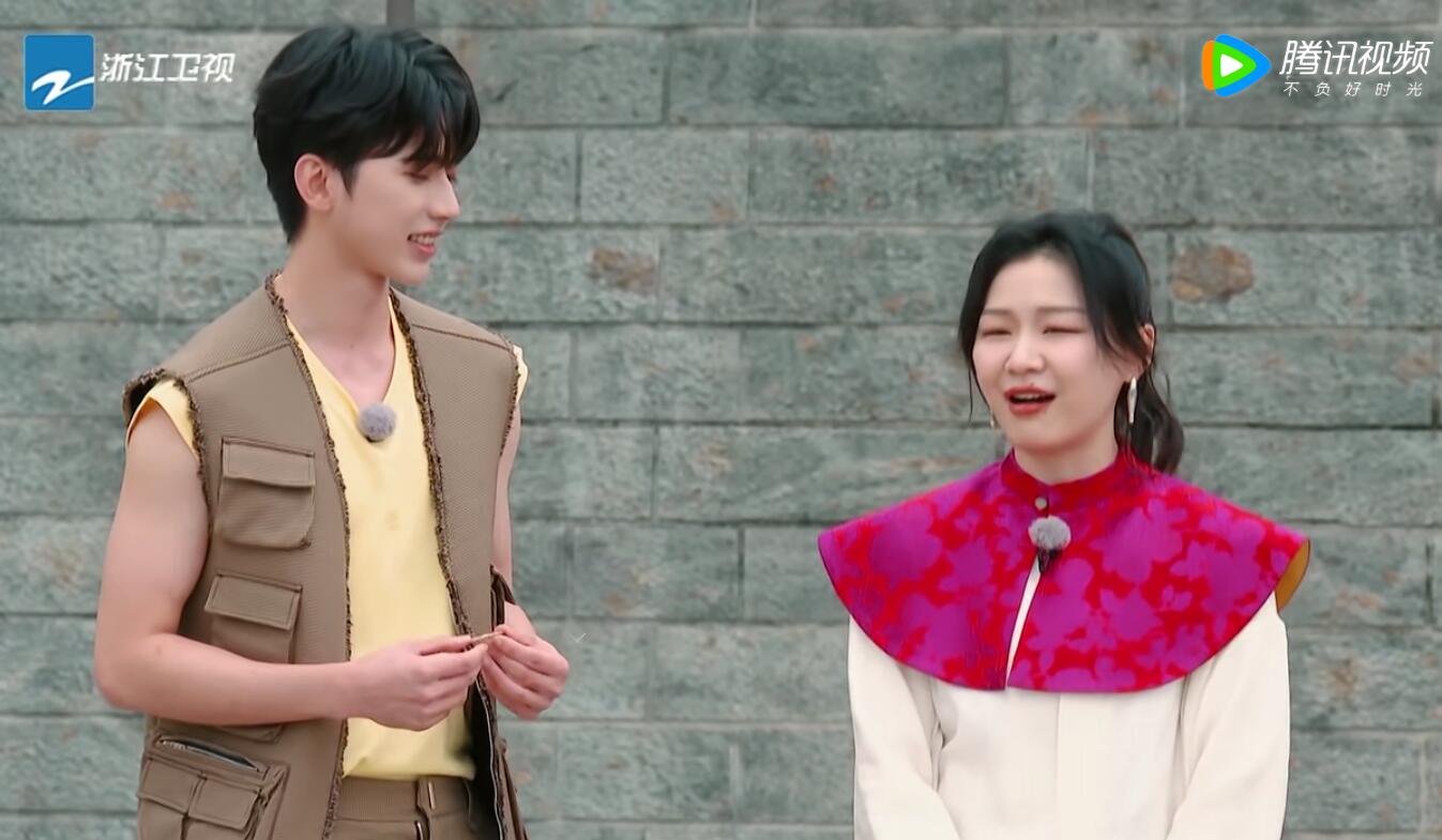 蔡徐坤跑男路透当面被玩梗,蔡徐坤跑男黄河篇撕名牌