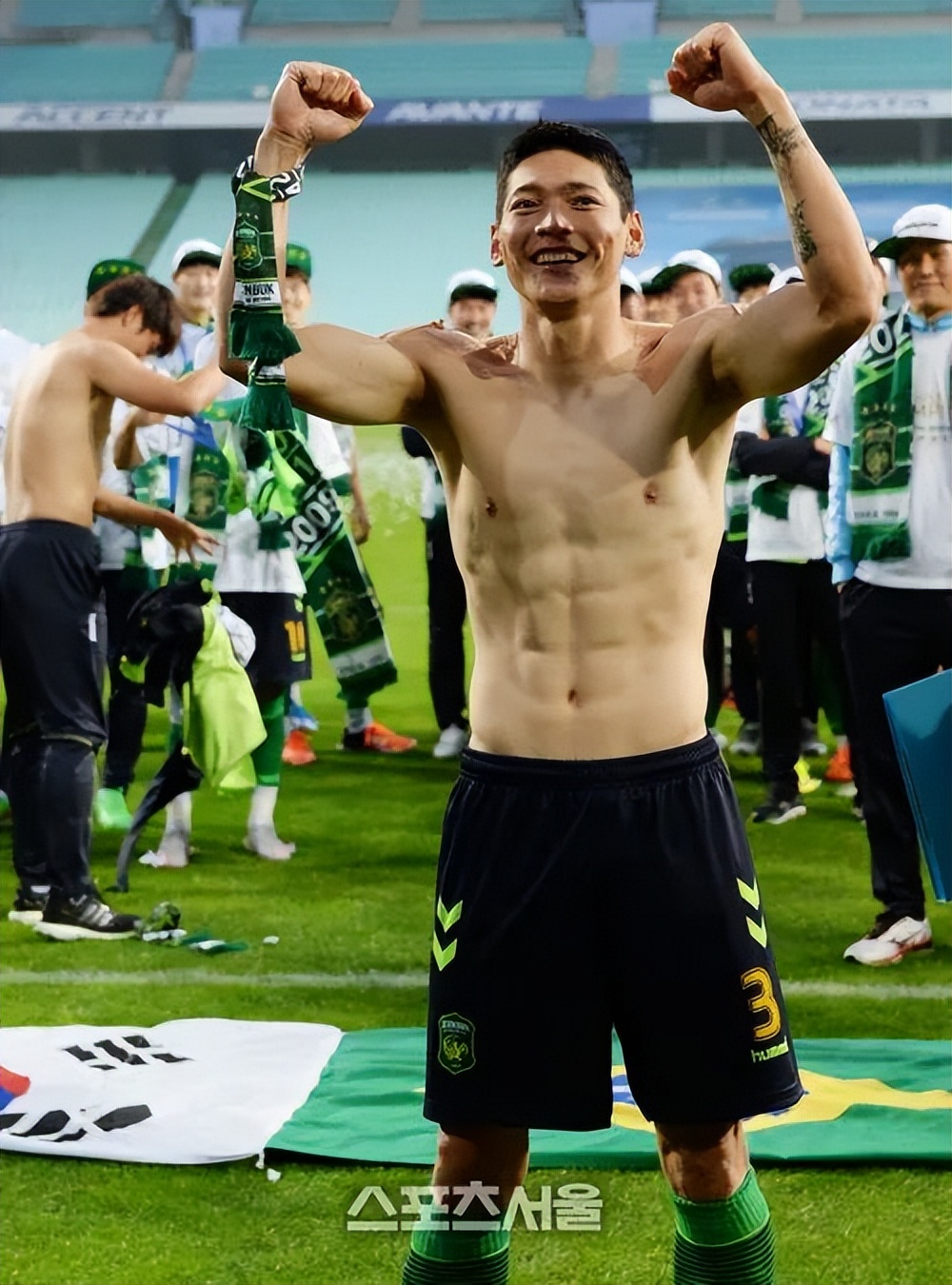 成都蓉城金亨镒,金亨镒韩国足球运动员