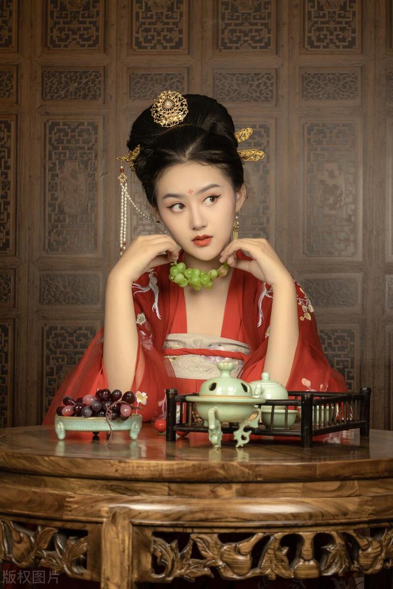 他只有在看你的时候,才会笑