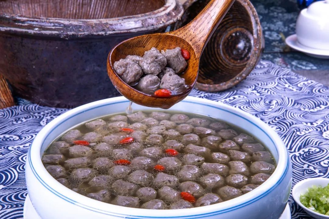 张颂文说的是客家话还是粤语,张颂文难怪会说客家话