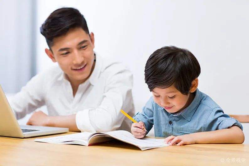 专注力抗干扰性差上课分心走神,孩子专注力差做事分心走神不集中