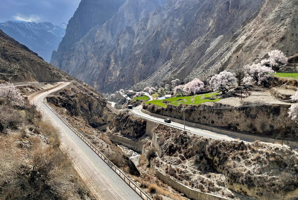 西藏自驾滇藏自由行攻略,又到草原旅游的季节