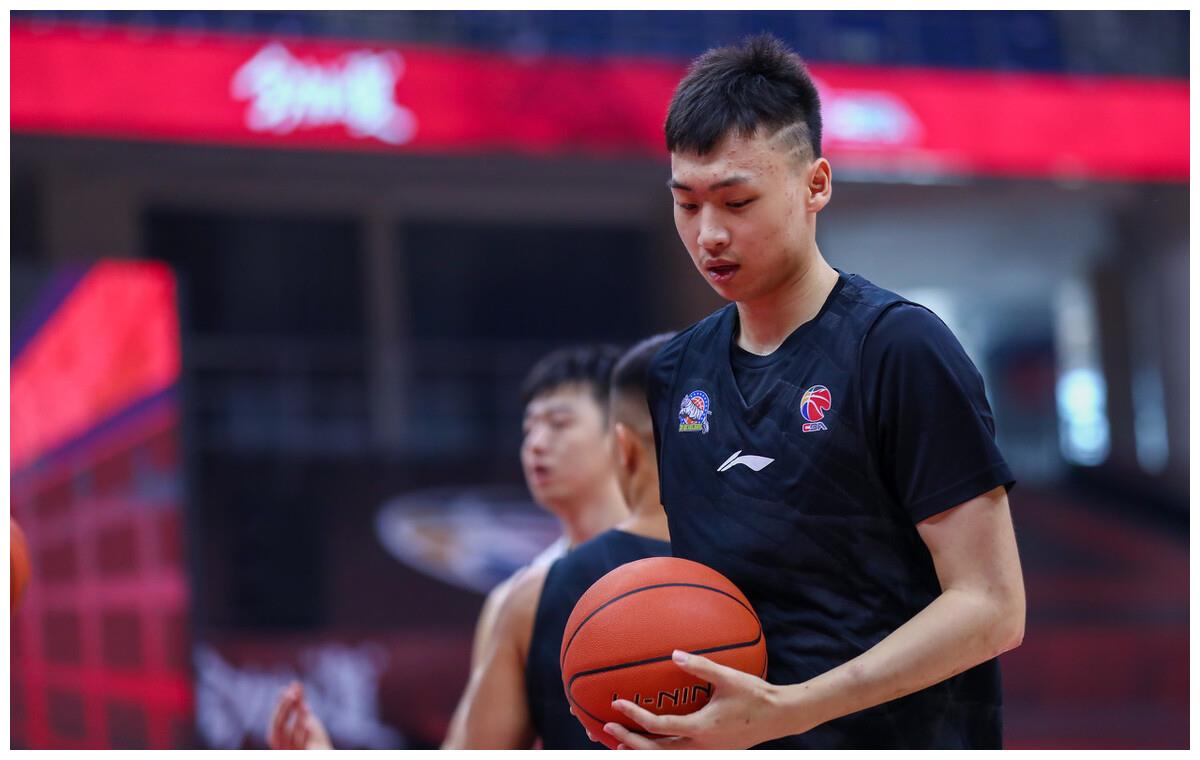 郭艾伦潘玮柏关系,郭艾伦颁奖典礼潘玮柏