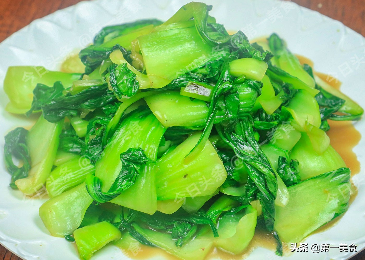 青菜如何炒翠绿不变色不出水,青菜粥怎么做才能保证青菜翠绿