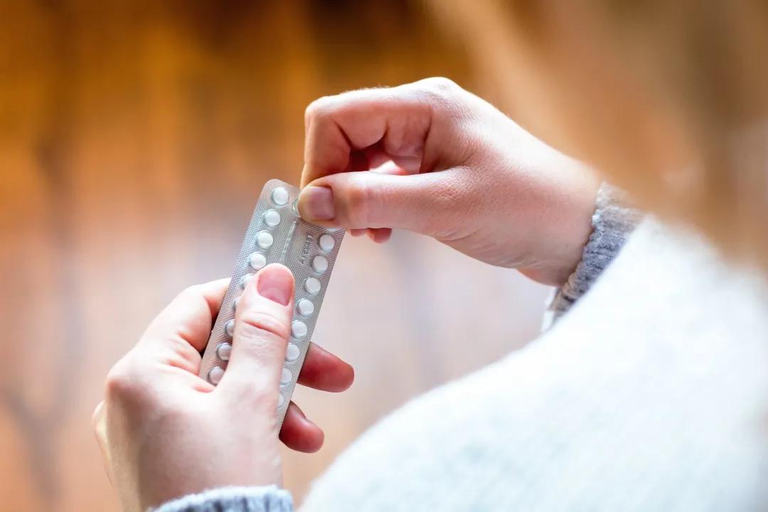 我月经不调,医生为什么给我开了避孕药?